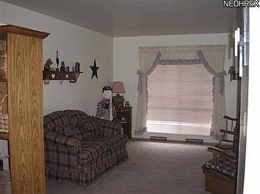 5th image of 8196 Venice Heights Dr NE