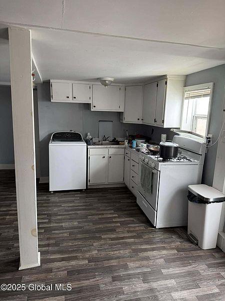 3rd image of 203 9th Street