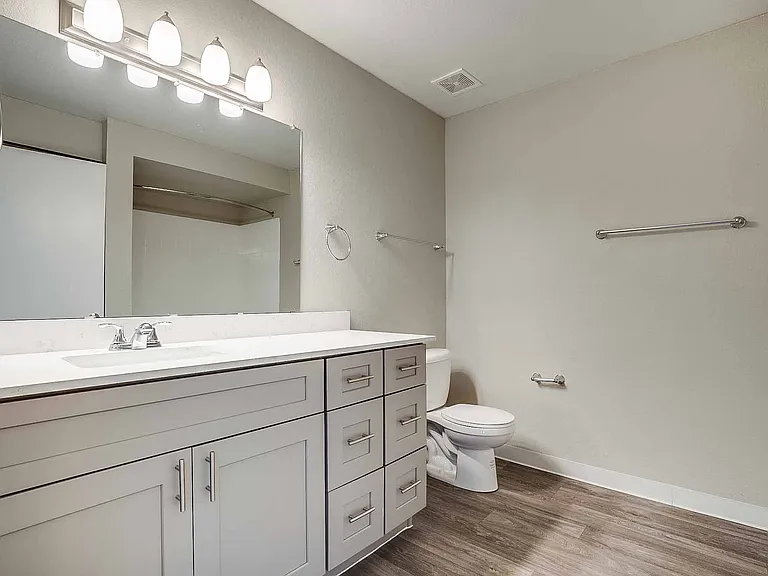 Sterling Point Apartment Homes — Photo 70