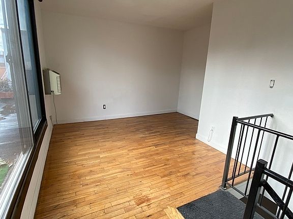 4th image of 399 E 78th St Penthouse C
