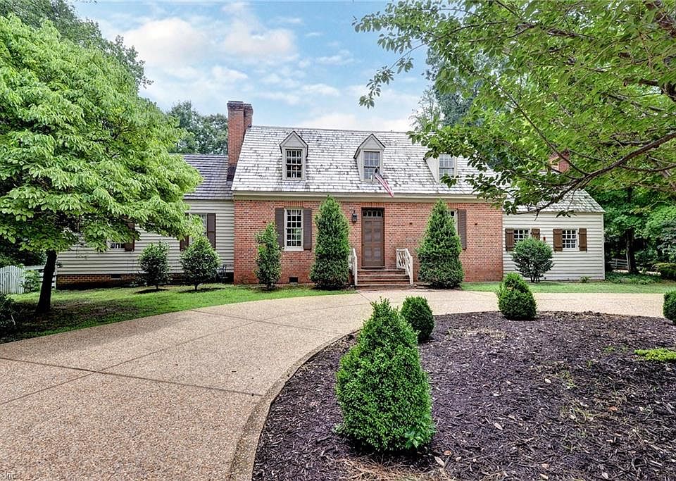 1st image of 120 Horseshoe Dr