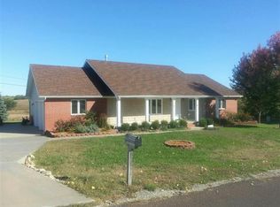 15 Lois Ln, Marion, KS 66861