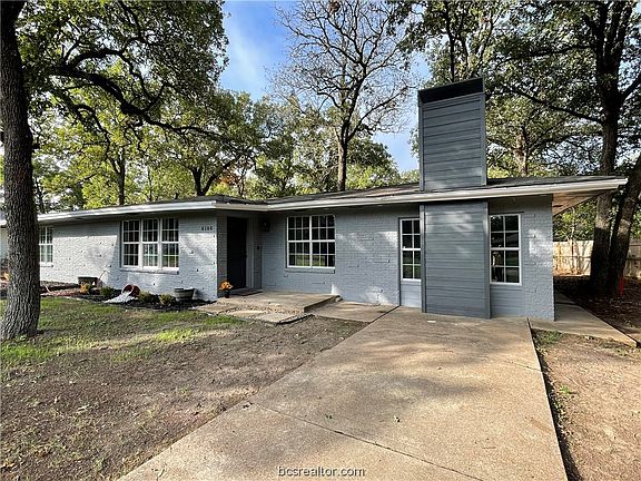 3rd image of 4104 Woody Ln