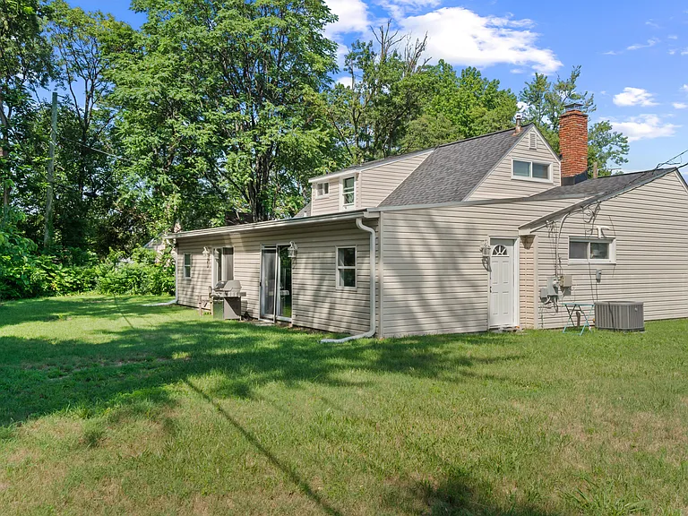 10 N Meadow Dr — Photo 26