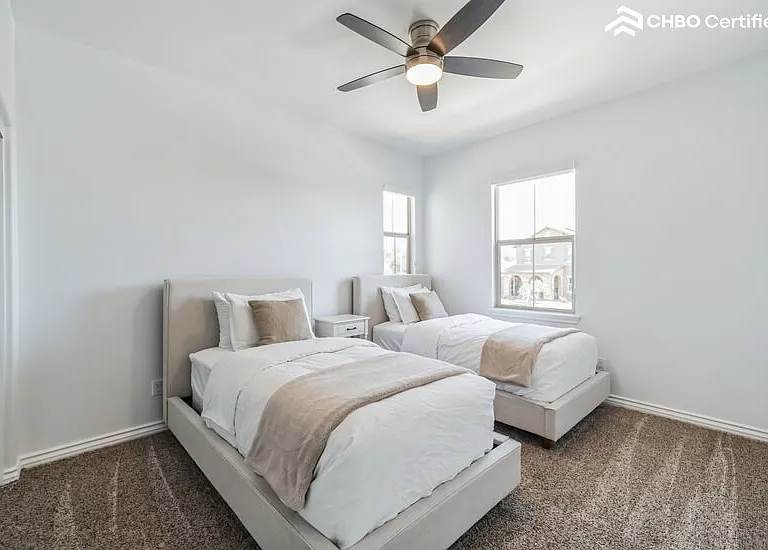 second floor Bedroom with two Twin Beds