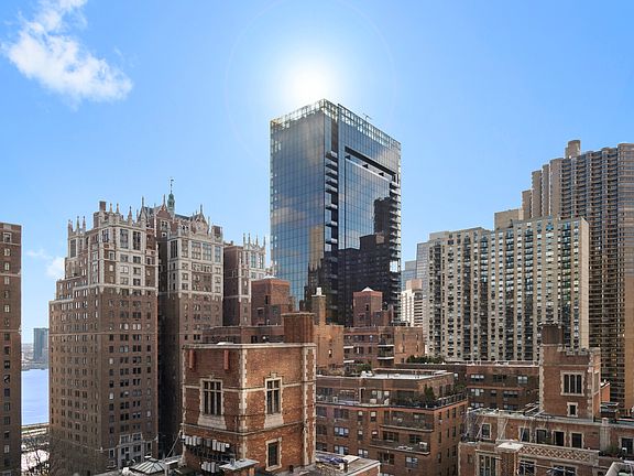 4th image of 320 E 42nd St APT 1510
