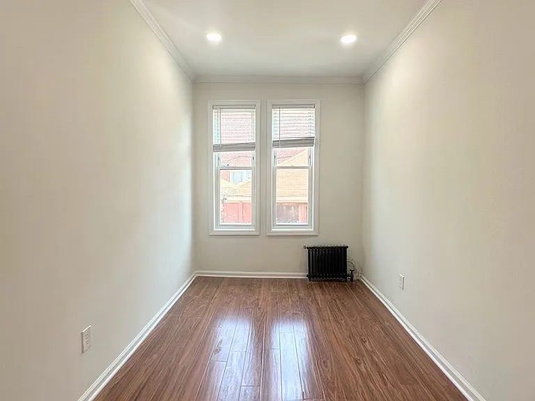 1012 Van Nest Ave #1 — Photo 4