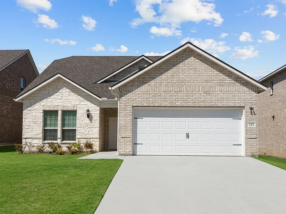 123 Village Ct