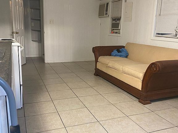 4th image of 1002 N Alabama Ave #A