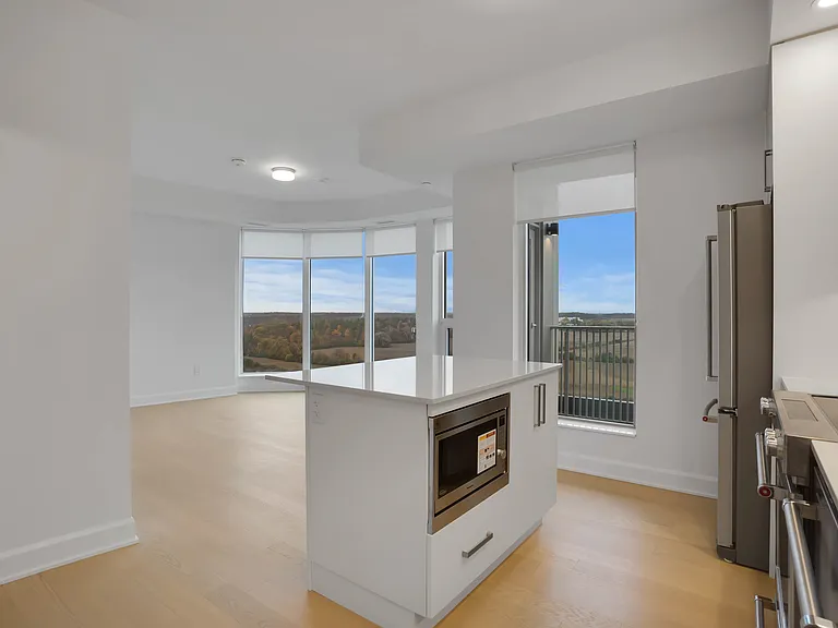3240 William Coltson Ave — Photo 179