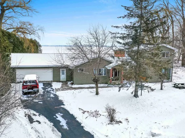 6468 E Decorah Ave, Oshkosh, WI 54902