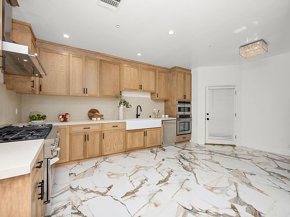 5th image of 4630 Woodley Ave Unit 107