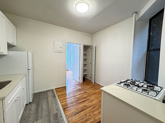 5th image of 125 Sullivan St Suite 7