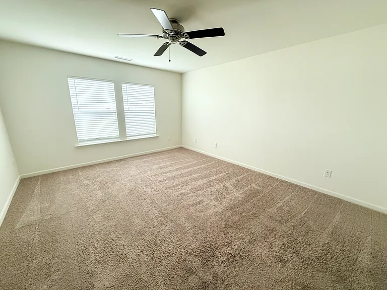 944 Avondale Dr — Photo 17