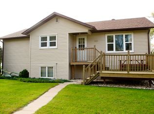 320 Maple St, Kindred, ND 58051