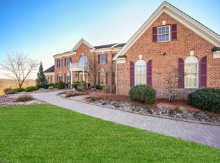 10 Ridgeline Dr, Long Valley, NJ 07853