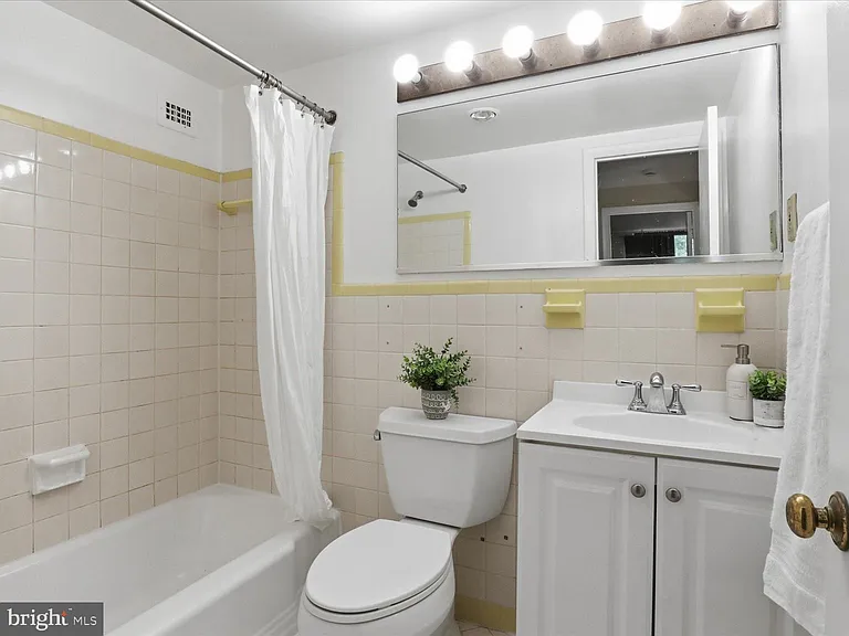 600 Roosevelt Blvd #317 — Photo 18