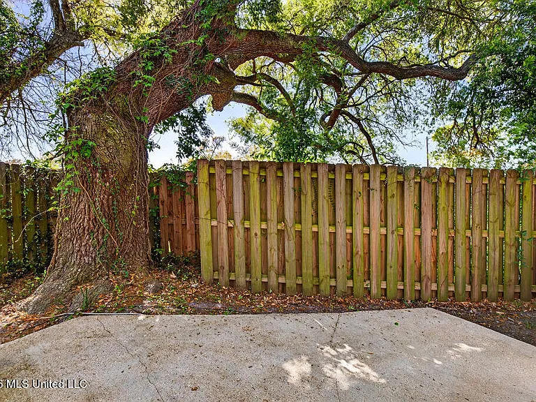 255 E Scenic Dr #G — Photo 9