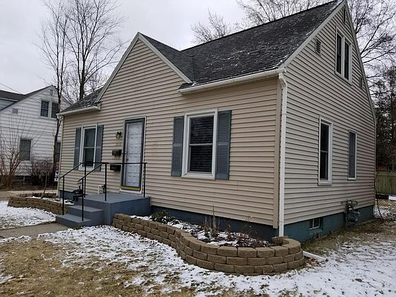 3rd image of 3020 Roosevelt Rd