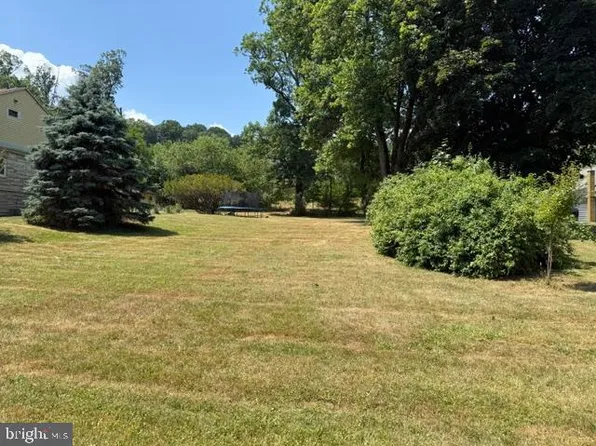 Clark Rd, Hershey, PA 17033