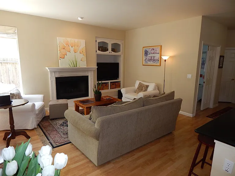 2913 Prado Ln — Photo 10