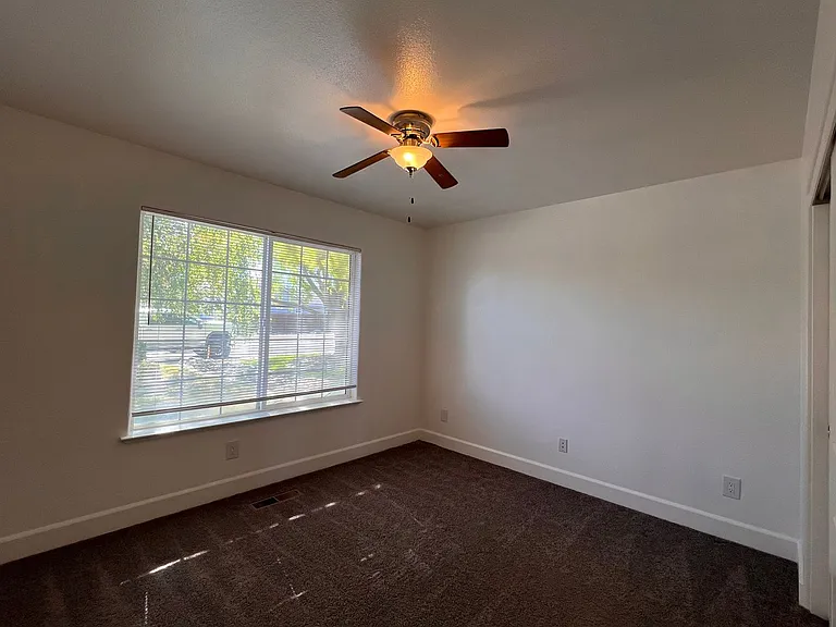 588 Wedge Ln — Photo 21