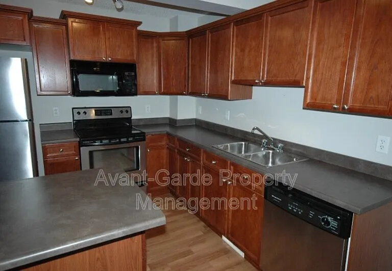 57 Vaughn Ave — Photo 4