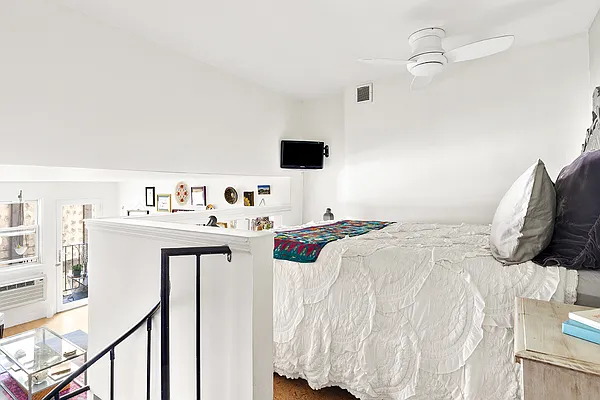 Sold by Compass | media 3