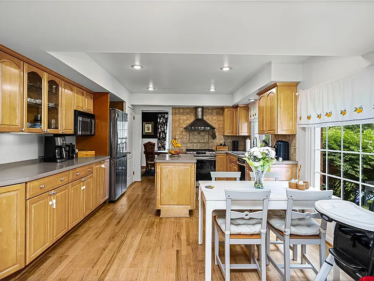 16610 Old Bedford Rd — Photo 15