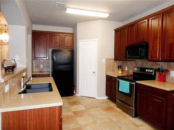 5th image of 1589 Mahogany Dr