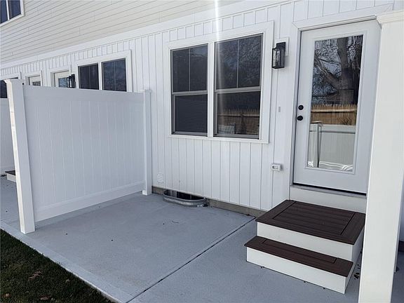 4th image of 2907 Post Rd #8