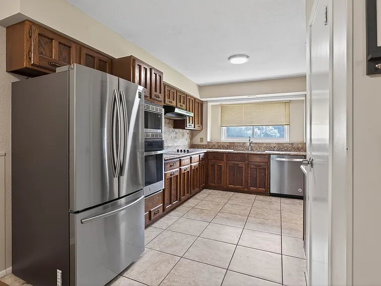 4202 Indian Creek Ct — Photo 15