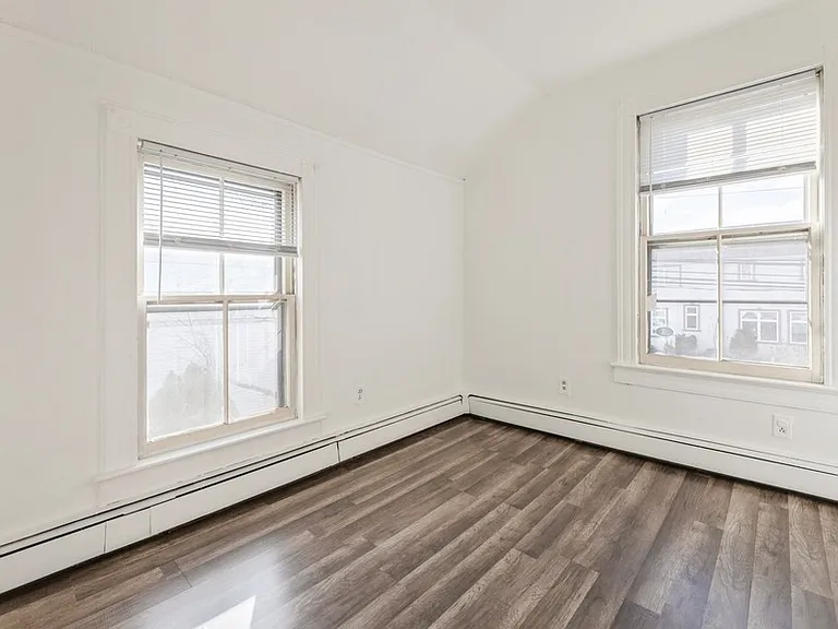 21 Central Ave — Photo 20