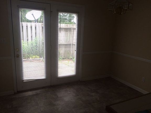 3rd image of 3808 E5 Sterling Pointe Dr