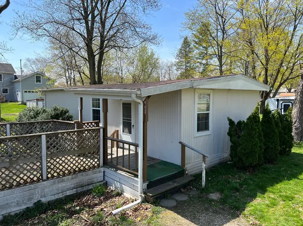 225 E 3rd St, Onsted, MI 49265
