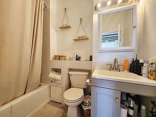 Rented by Compass | media 24