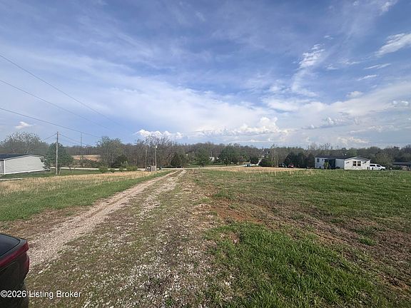 2nd image of 465 Sun Valley Rd