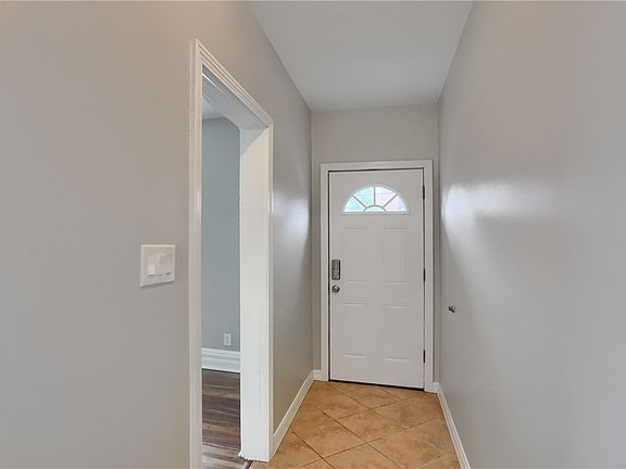 5th image of 216 Republic St