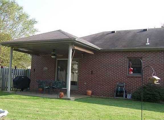 3rd image of 10388 Tecumseh Dr