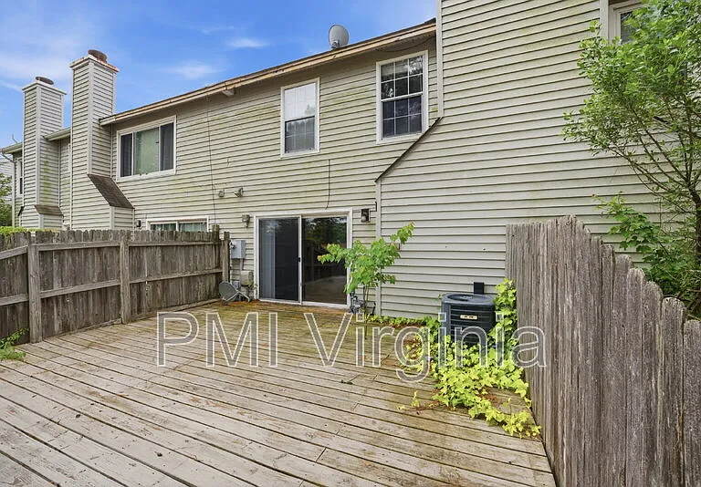 5140 Glenwood Way — Photo 17