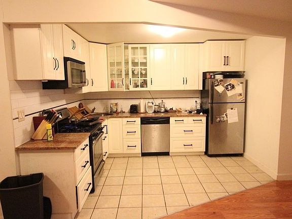3rd image of 25 Ten Eyck St APT 1