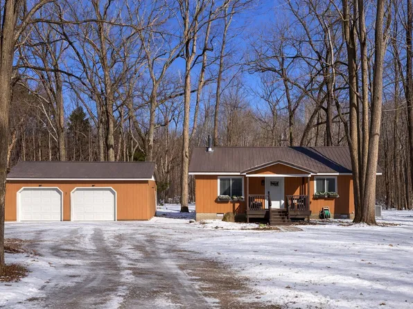 5115 Cedar Ct, Farwell, MI 48622