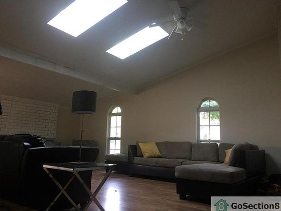 3rd image of 5013 Avery Ln