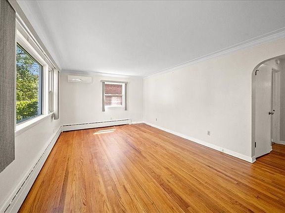 5th image of 3636 Watson Blvd