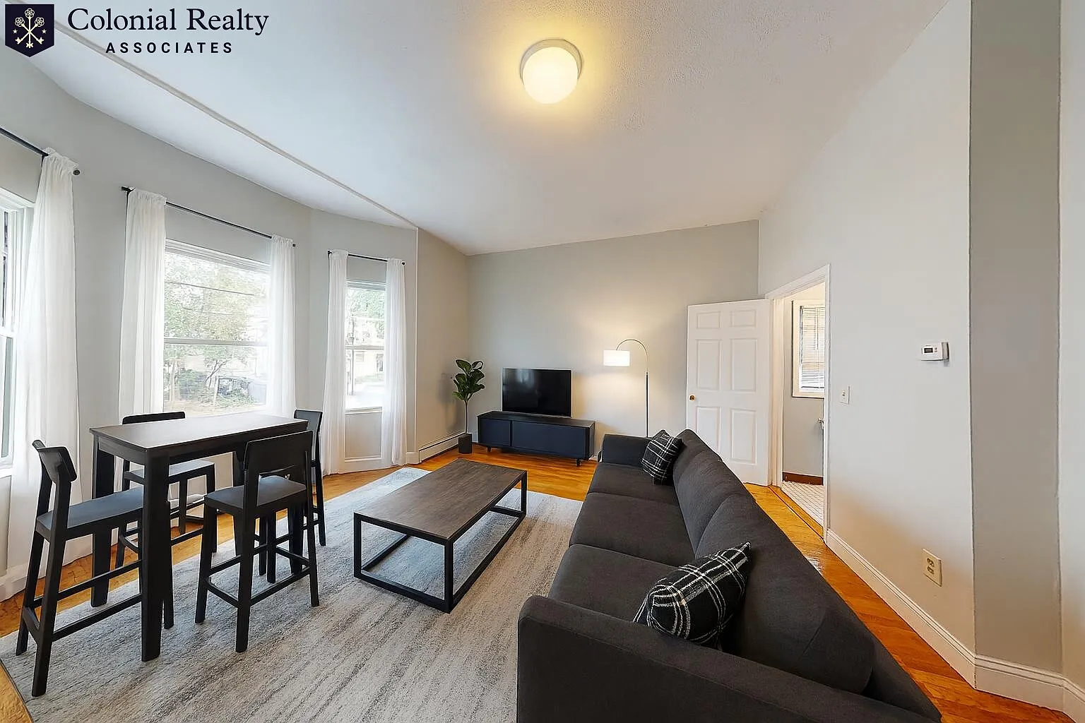 4 bed, 2.0 bath, 1250 sqft, $4,500 — Photo 4