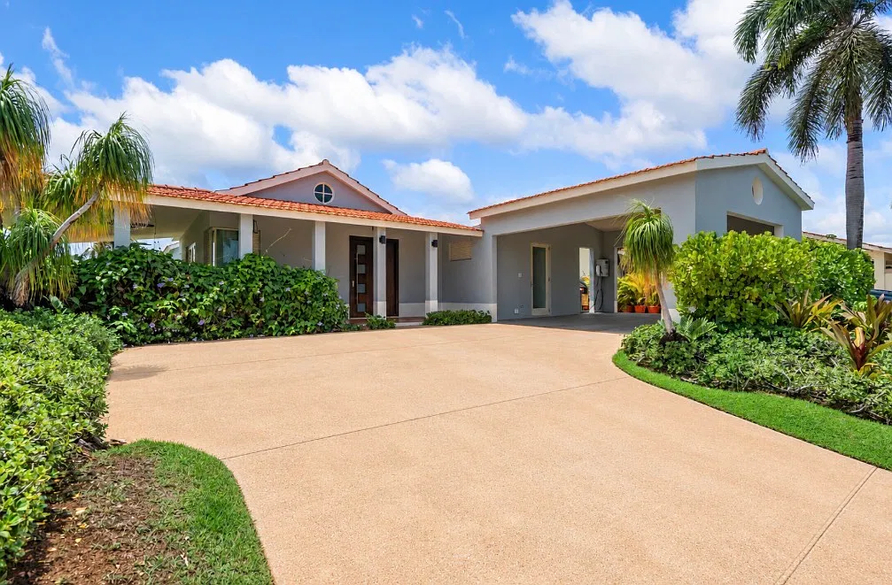 4 bed, 3.5 bath, 2800 sqft, $7,995 — Photo 2