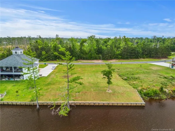 3939 River Moss Ln, Westlake, LA 70669