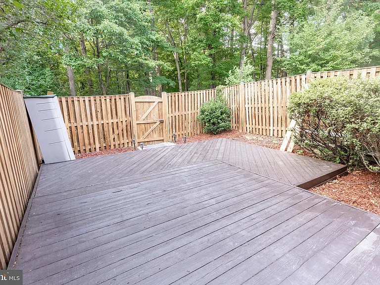 8020 Bethelen Woods Ln — Photo 35