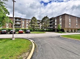 1321 S Finley Rd APT 104, Lombard, IL 60148
