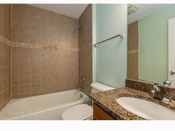 4th image of 2435 W Grenshaw St #1